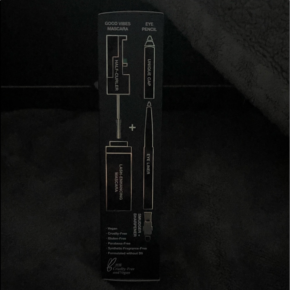 Eyeliner and mascara duo